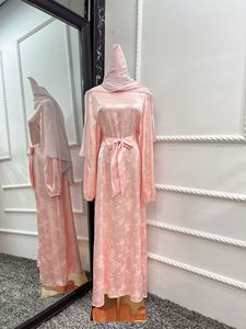 Elegante Abaya de Seda Rosa con Estampado Floral, Manga Larga, Cuello Alto, Corte Holgado, Vestido de Novia para Mujer, Estilo de Oriente Medio - Product Image 3