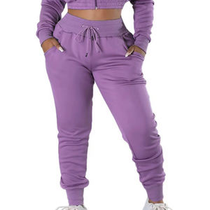 Conjunto Deportivo Corto de Color Sólido para Mujer, Perfecto para Gimnasio y Yoga, Elegante Conjunto de 2 Piezas con Top Corto y Pantalones Deportivos para un Look Deportivo - Product Image 4