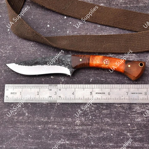 มีดพกพาสำหรับตั้งแคมป์และเอาตัวรอด ทำจากเหล็กกล้าคาร์บอนสูง ตีขึ้นรูปด้วยมืออย่างประณีต ใบมีดแบบฟูลแทงค์ ปลายใบมีดแบบคลิปพอยต์ พร้อมปลอกหนัง ขายส่ง - Product Image 5