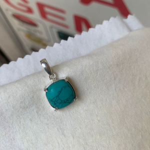 Colgante de plata de ley con turquesa Bhatti, colgante de piedras preciosas, colgante de plata para mujer, joyería vintage para mujer - Product Image 1