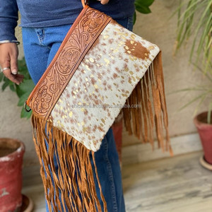 Sac à main à franges en cuir de vachette métallique usiné à la main pour femmes élégantes, sac à bandoulière en cuir véritable de taille idéale - Product Image 2
