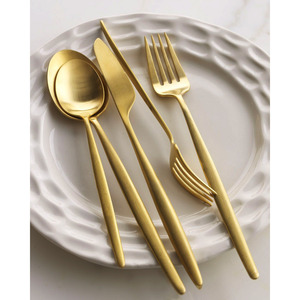 Ensemble de couverts dorés à manche ondulé en acier inoxydable de qualité supérieure, finition or mat, compatible lave-vaisselle, vaisselle de luxe moderne pour la vente en gros - Product Image 6
