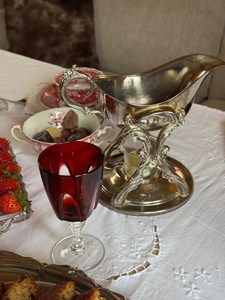 Salsera Metálica Premium para Suministros de Catering - Product Image 2