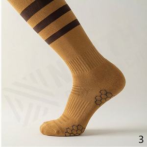 ถุงเท้าฟุตบอลแบบมืออาชีพ ป้องกันส้นเท้าด้วยแผ่นรองสองชั้น กันลื่น สีสันปรับแต่งได้ ระบายอากาศดี อุปกรณ์เสริมประสิทธิภาพการเล่นกีฬา ยึดเกาะได้ดี - Product Image 3