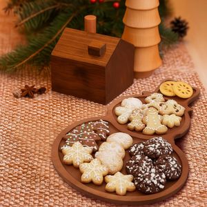 Planche à fromage en bois en forme de bonhomme de neige personnalisée, plateau de service pour charcuterie de Noël, planche à découper pour les fêtes et la décoration de la maison - Product Image 2