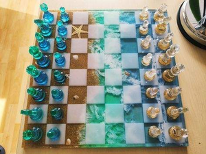 Coffret d'échecs HAPPY CUSTOM en bois et résine, jeu d'échecs de luxe avec pièces en résine rouge et noire, artisanat en résine - Product Image 1