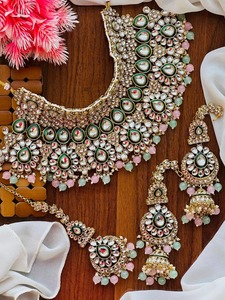 Ensemble collier choker élégant en argent afghan style Polki Diamond à deux couches avec boucles d'oreilles assorties en forme de fleur - Product Image 6