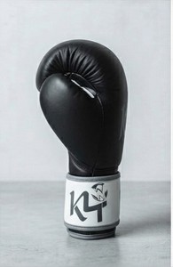 ถุงมือชกมวยหนัง LaceUp รุ่นใหม่ล่าสุด รับสกรีนโลโก้ สำหรับฝึกซ้อมมืออาชีพ MMA มวยไทย ป้องกันการบาดเจ็บ KLTW INT'L KL-BG-110 - Product Image 4