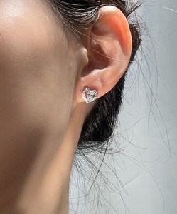 ต่างหูรูปหัวใจประดับเพชรโมอิสซาไนต์ทรงลูกแพร์ เงินแท้ 925 ของ Fine Wishes Jewelry สำหรับเป็นของขวัญวันเกิดสำหรับเธอ - Product Image 2