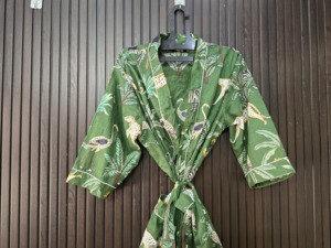 Bata de baño de algodón tejido de manga corta y cuello en V para mujer, suave, transpirable, clásica, para otoño, primavera, verano, ropa de dormir para el hogar - Product Image 1