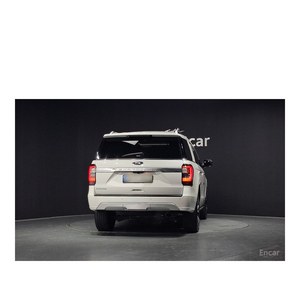 Ford Expedition Platinum 4WD 2022 avec boîte de vitesses automatique, sièges en cuir, caméra arrière, 64 023 km, conduite à gauche - Product Image 4