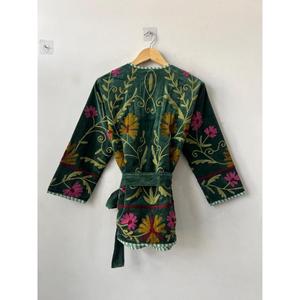Manteau court kimono vert en coton brodé floral avec ceinture, style bohème Suzani, réversible, éco-responsable, vêtement d'extérieur tendance, cadeau pour - Product Image 3