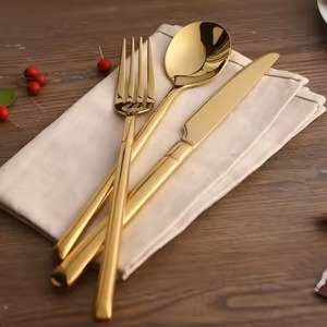 Juego de cubiertos decorativos de latón dorado, elegante juego de utensilios de mesa para bodas, hoteles y restaurantes. - Product Image 2