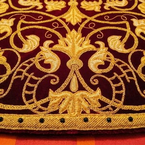 Robe indienne pakistanaise en velours brodée, avec des fils dorés et des dentelles florales, pour femmes, pour les fêtes et les mariages - Product Image 4