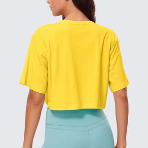 Camiseta clásica para mujer, ligera, informal, a la moda, cómoda, con cuello redondo, estilo urbano para uso diario. - Product Image 2