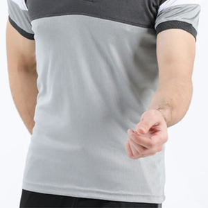 Polo de punto de manga corta para hombre, gris y blanco con bloques de color, corte regular informal, diseño transpirable - Product Image 5