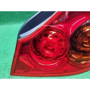 Luz Trasera Derecha Usada en Estado de Funcionamiento - Product Image 6