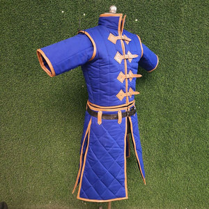 Manteau Gambeson médiéval bleu rembourré en coton, pour cosplay, HEMA, reconstitution historique, costume LARP avec sangles et boucles en cuir marron - Product Image 2