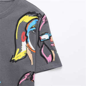 Camiseta con Estampado Gráfico Elegante para Hombre y Mujer, Cuello Redondo de Algodón Suave, Uso Diario Informal, Proveedor OEM, Camisetas con Diseños Gráficos Personalizados - Product Image 5