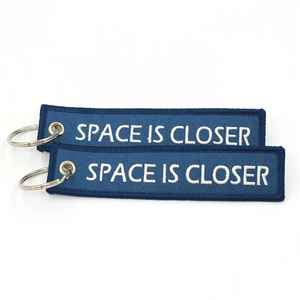 Llavero Bordado a Mano con Hilo Personalizado - Product Image 1