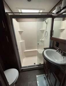 Caravanas y autocaravanas en venta. Excelentes precios. Compre remolques de viaje ligeramente usados y en buen estado. - Product Image 3