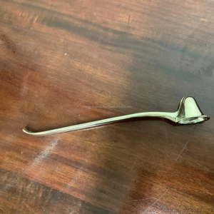 Abatidor de velas de metal Tono plateado grueso Metal o cromo Diseño de mediados de siglo por Azora Industries - Product Image 5