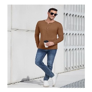 Vente en gros de t-shirts pour hommes, simples, élégants, à col rond, à manches longues, décontractés, fabriqués au Bangladesh. - Product Image 4