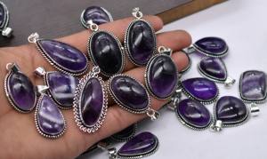 Lote al por mayor de colgantes de amatista chapados en plata 925 de formas variadas - Product Image 4