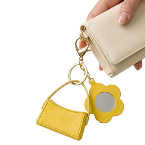 Llavero de Cuero PU con Espejo en Forma de Flor, Color Personalizado y Logotipo Personalizado, Alta Calidad, Accesorio de Maquillaje Diario para Chicas - Product Image 5