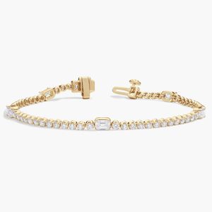 Bracelet tennis en diamants avec 3 carats de diamants de laboratoire taille émeraude et taille ronde en or jaune - Product Image 5