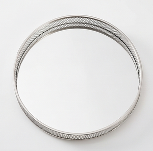 Plateau de service tendance en aluminium et verre avec un élégant découpage rond, parfait pour la présentation élégante de cosmétiques - Product Image 1