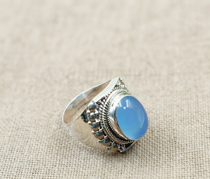 Anillo de Plata de Ley 925 con Calcedonia Azul, Anillo de Cóctel Ancho Hecho a Mano por Artesanos Vintage, Chapado en Oro Rosa, Regalo - Product Image 2