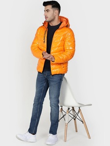 Veste matelassée à capuche orange pour homme, coupe-vent, fermeture éclair sur le devant, vêtement d'hiver décontracté, couleur unie, rembourrage épais en polyester - Product Image 4