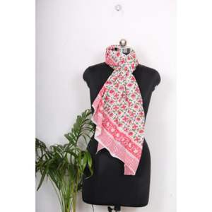 ผ้าซิ่นพิมพ์ลายบล็อก 100% ผ้าฝ้าย ขายส่ง ผ้าคลุมบิกินี่ ปาเรโอ ผ้าพันคอรูปสี่เหลี่ยมผืนผ้าทำมือ และผ้าเช็ดหน้าพิมพ์ลาย ผ้าพันคอสำหรับใส่ไปชายหาด - Product Image 3