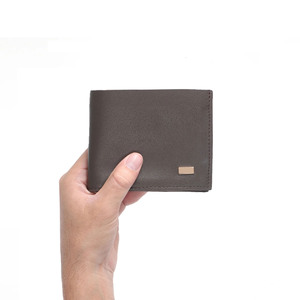 Tarjetero Bifold Multifuncional de Cuero Genuino de Alta Calidad para Hombre, con Bloqueo RFID, Personalizable con Logotipo Bordado, Venta al Por Mayor OEM - Product Image 3