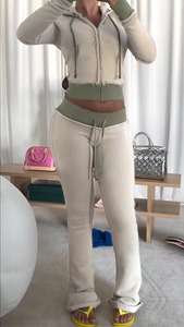 Custom Manufacturer Contrast Color Sweatsuit Distressed <b>Zip</b> <b>up</b> <b>Cropped</b> Hoodie and Flare Sweatpants Outfits Set Women Tracksuit - Product Image 4