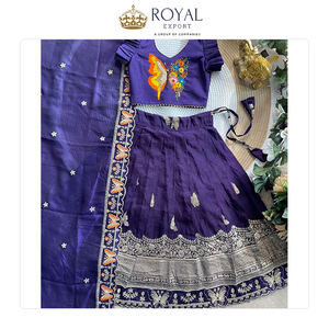Vente en gros de vêtements indiens pour enfants de la dernière collection, de qualité supérieure, en soie Vichitra pure, Lehenga Choli pour mariage - Product Image 3