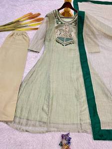 Ensemble Salwar Kameez en soie Salsa brodée verte avec dupatta, tenue décontractée traditionnelle indienne/pakistanaise pour femmes, coupe régulière, longueur genou - Product Image 5
