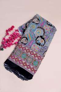 Tela de crepé natural con estampado floral rosa dulce y borde ornamental pesado para material de vestido Kurti de diseñador. - Product Image 2