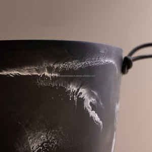 BYWONDEROVERSEAS Cubo de hielo de resina multi remolino hecho a mano de alta calidad Nuevo diseño Enfriador de vino Almacenamiento Artesanía de resina hecha a mano - Product Image 3