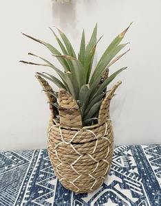 Panier de rangement artisanal en jacinthe d'eau et ananas pour la décoration intérieure, vente en gros, écologique, fabriqué au Vietnam - Product Image 3