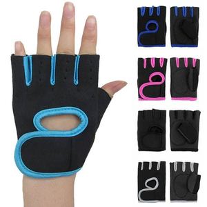 Gants d'entraînement respirants en néoprène à demi-doigts avec sangle de poignet réglable pour hommes et femmes - Gants de fitness et de gym pour l'extérieur - Product Image 2