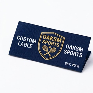 Étiquette de vêtement tissée personnalisée OAKSM SPORTS, patch drapeau brodé rouge sur noir, pliage d'un côté, découpe laser - Product Image 1