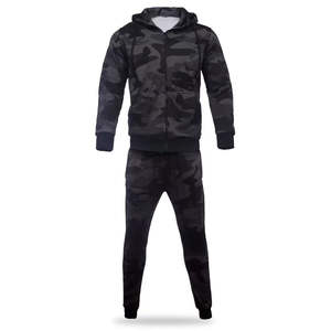 Conjunto de chaqueta con capucha y pantalones deportivos para hombre con estampado clásico de camuflaje, que ofrece comodidad, estilo casual y diseño duradero para el día a día activo. - Product Image 4