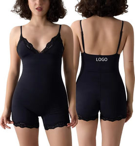 Combinaison moulante femme en dentelle ultra douce et très extensible, coupe ajustée, bretelles spaghetti, effet gainant - Product Image 1