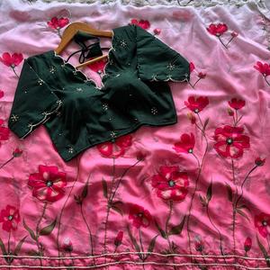 Sari de organza con bordados a mano por todas partes y blusa de seda para ocasiones festivas - Product Image 1