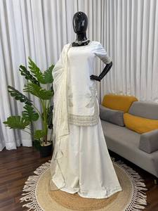 Ensemble haut, pantalon palazzo et dupatta en coton de luxe pour soirée, avec broderie de sequins lourds et manches, idéal pour les occasions festives - Product Image 6