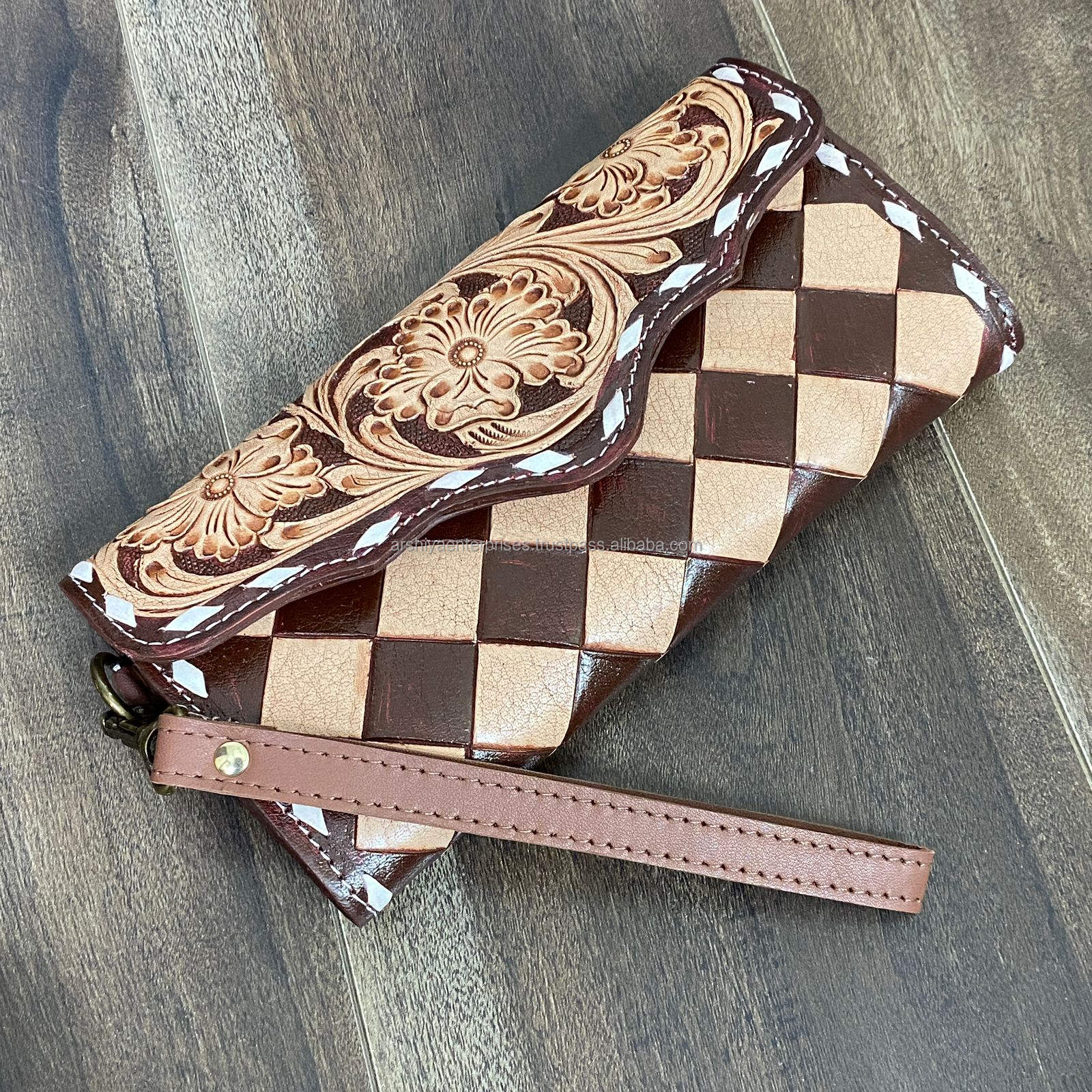 À carreaux marron et beige