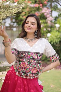 Lehenga Choli de Seda para Mujer, Vestido Tradicional Bordado, Traje Étnico para Bodas, Diwali y Fiestas, Ropa de India y Pakistán, Cosido a Mano - Product Image 4