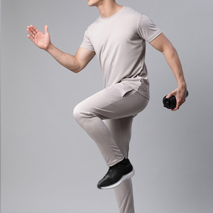 Camiseta de manga corta con cuello redondo para hombre, pantalones largos de color gris, color sólido, informal, deportivo, ajuste regular, ligero, de secado rápido, para verano - Product Image 5